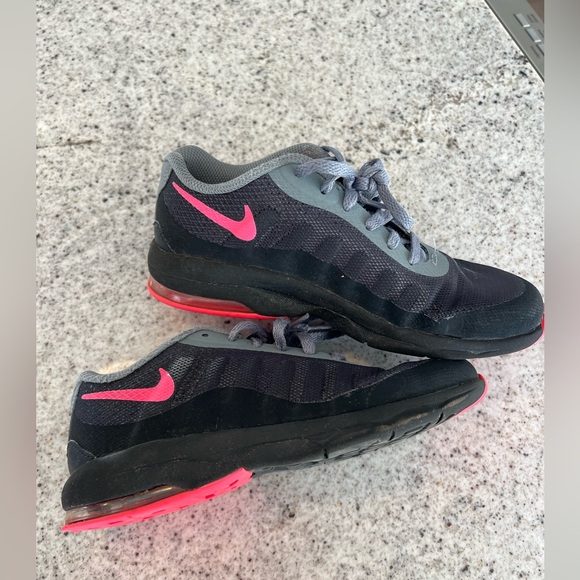 Nike Air Max Girls Size 1 - Picture 1 of 9